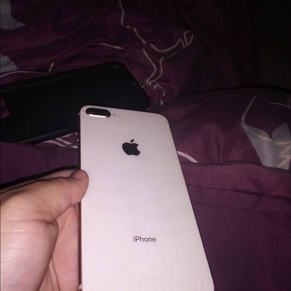 Rose gold iPhone 8plus - Picture 4 of 4